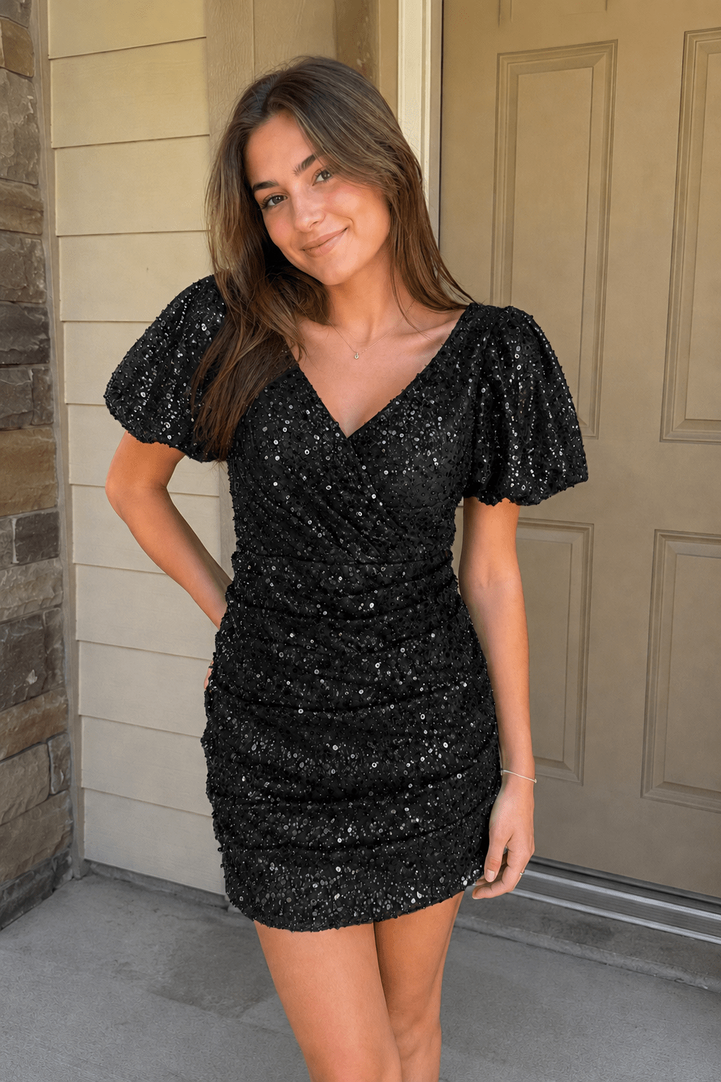 Black Sequin V-Neck Sheath Short Sleeve Mini Party Dresses